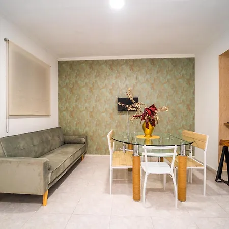 Urban Retreat Spacious Comfort Near Apartment Alicante